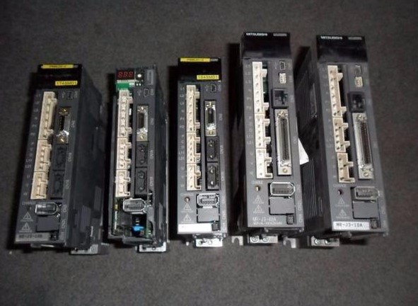 “在伺服給進(jìn)系統(tǒng)中驅(qū)動(dòng)器都起到了哪些作用？”